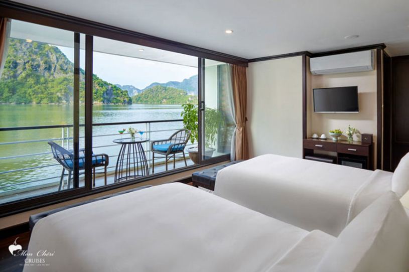 elegance-suite-balcony-mon-cheri-cruise-halong-bay
